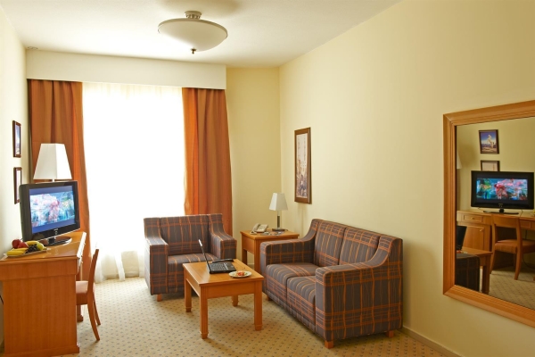 Golden Tulip Hotel Apartments (Szardża)